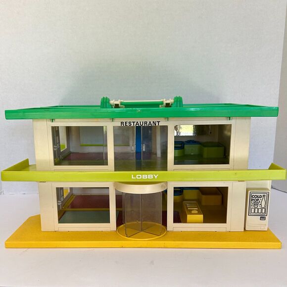 Vintage Playskool, Holiday Inn Playset. 1975 - Picture 2 of 11